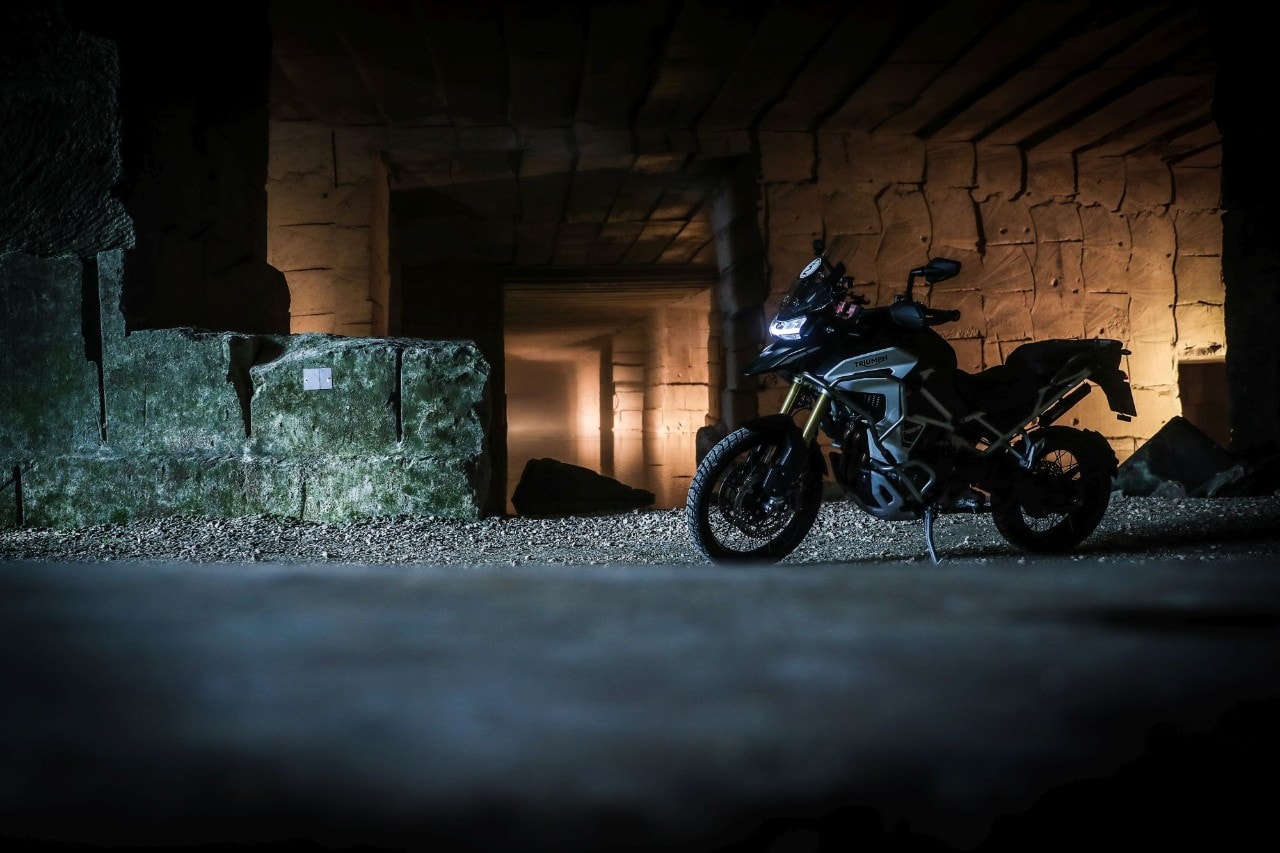 Triumph Adventure Experience: quando la moto va a braccetto con l'architettura